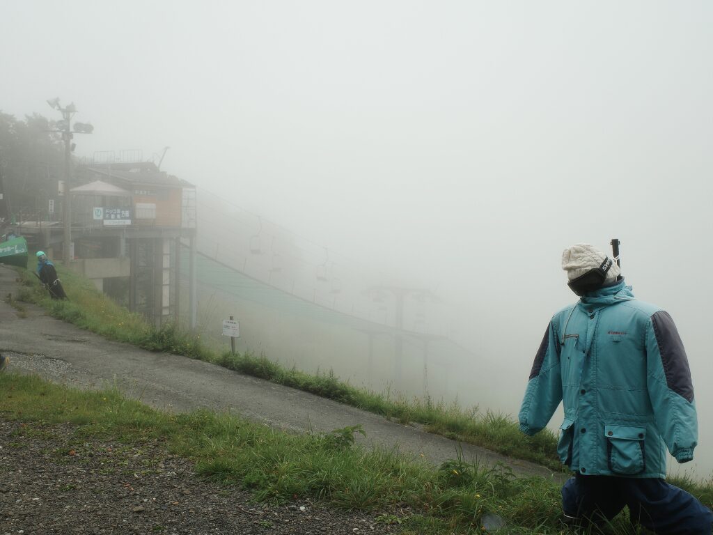 中央第一リフトとカカシ
