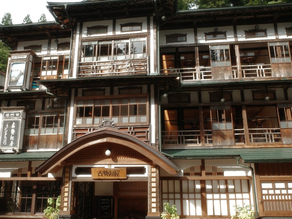 本館古勢起屋の外観
