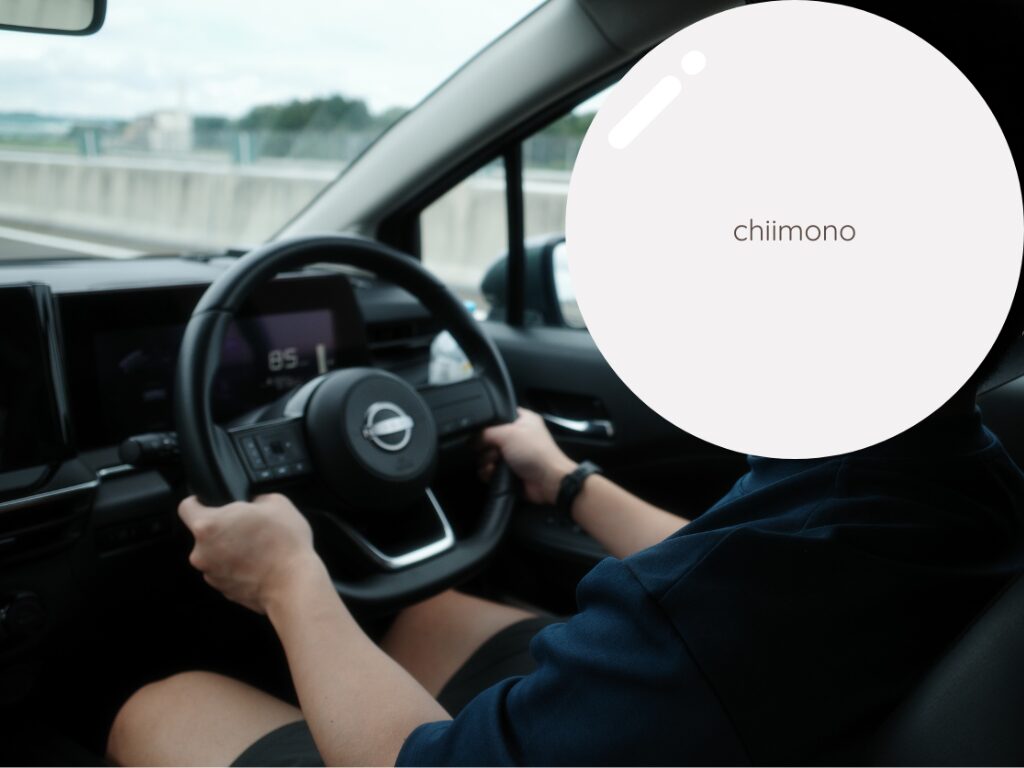 レンタカーした車の車内