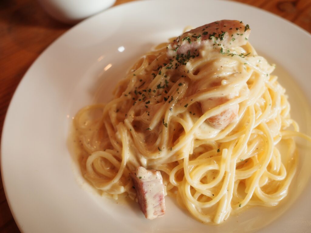 ナポリタン（チーズソース）