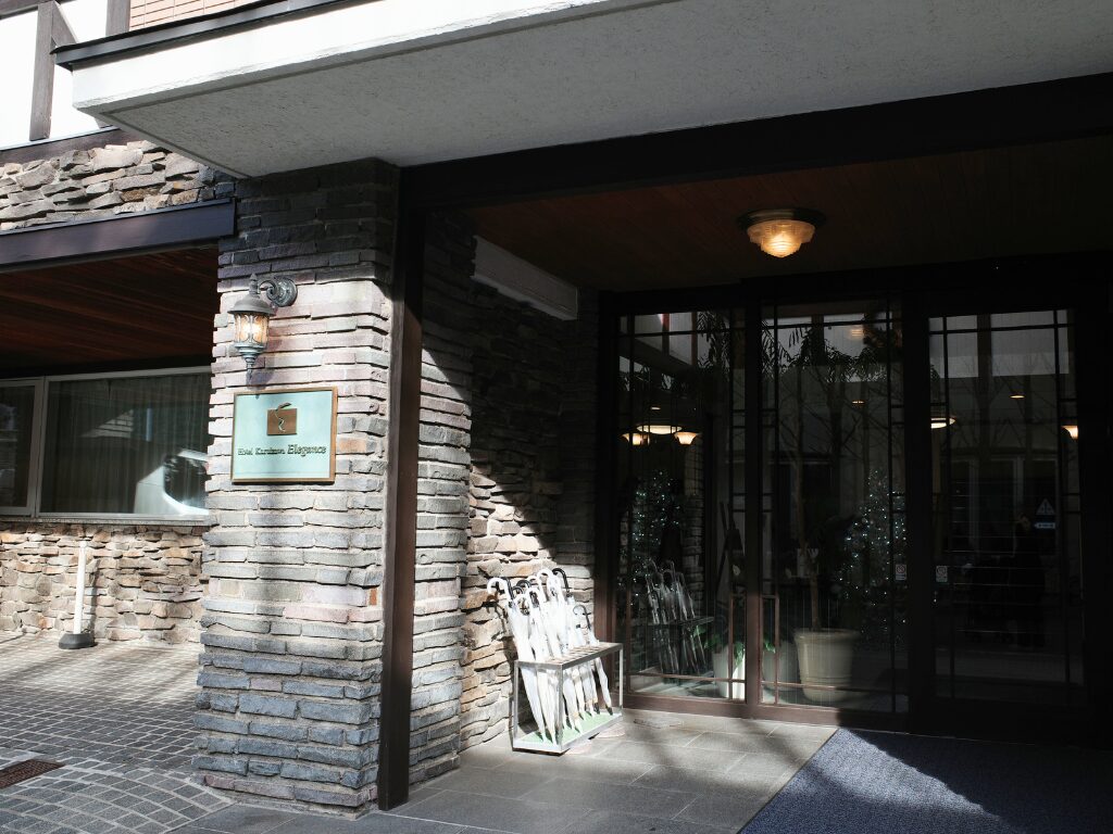 ホテル軽井沢エレガンスのロビーの外観