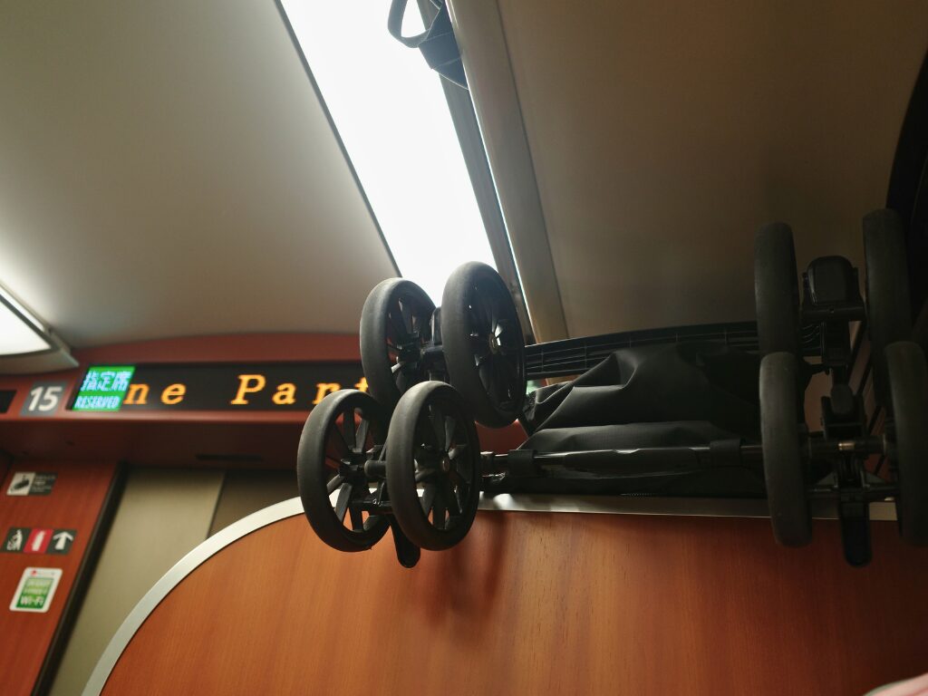 東北新幹線こまちの車内